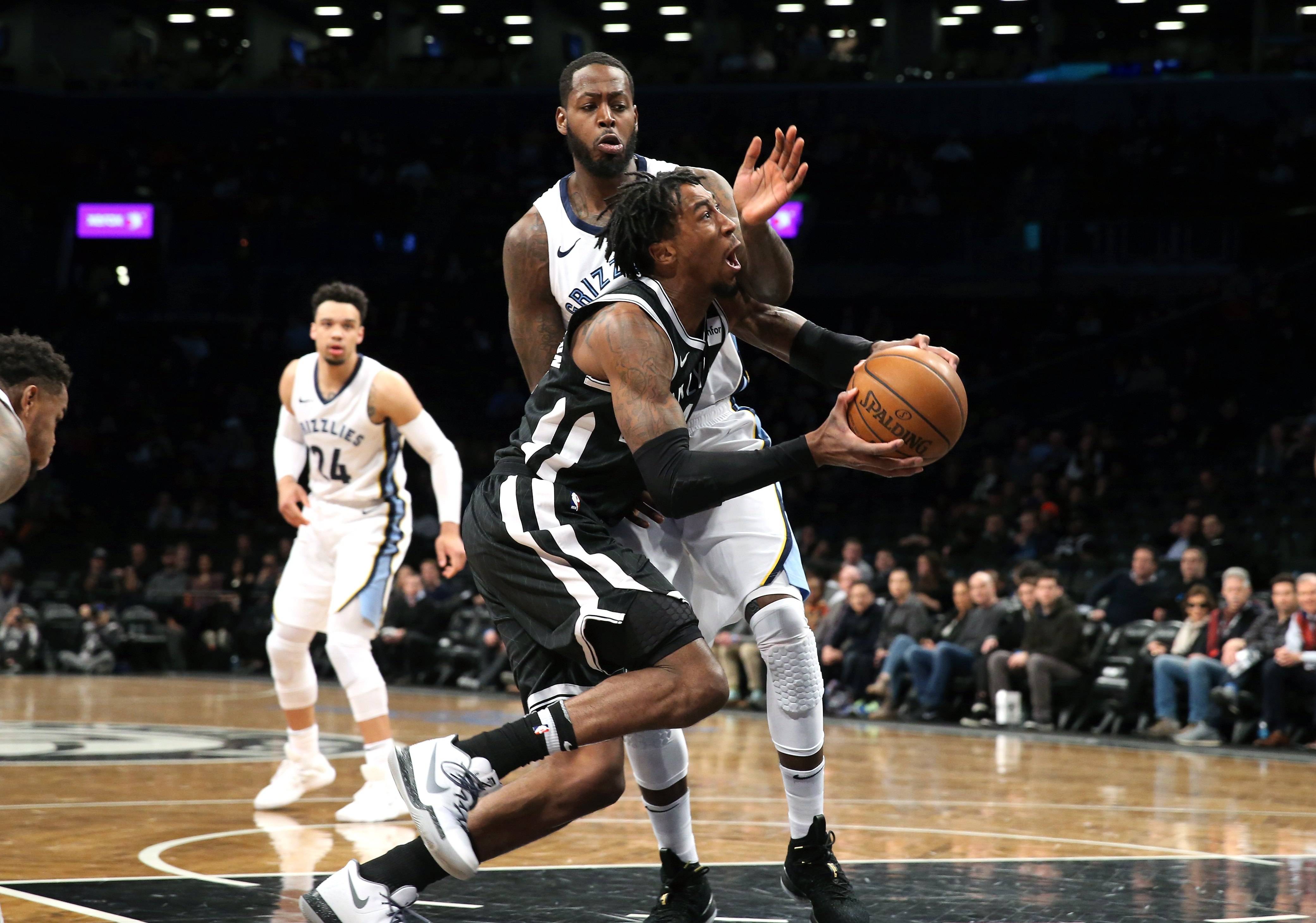 篮网强势希腊男篮，瓦兰丘纳斯送出助攻的简单介绍