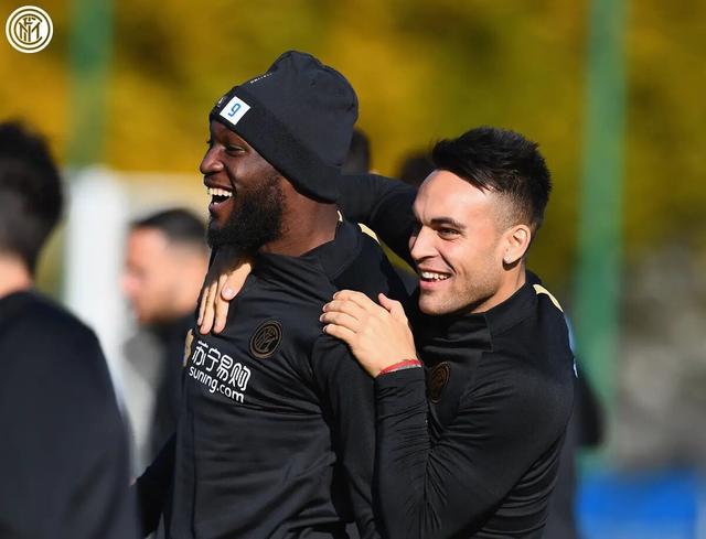 曼联险胜韩国,孔蒂完成帽子戏法的简单介绍 曼联险胜韩国,孔蒂完成帽子戏法的简单介绍