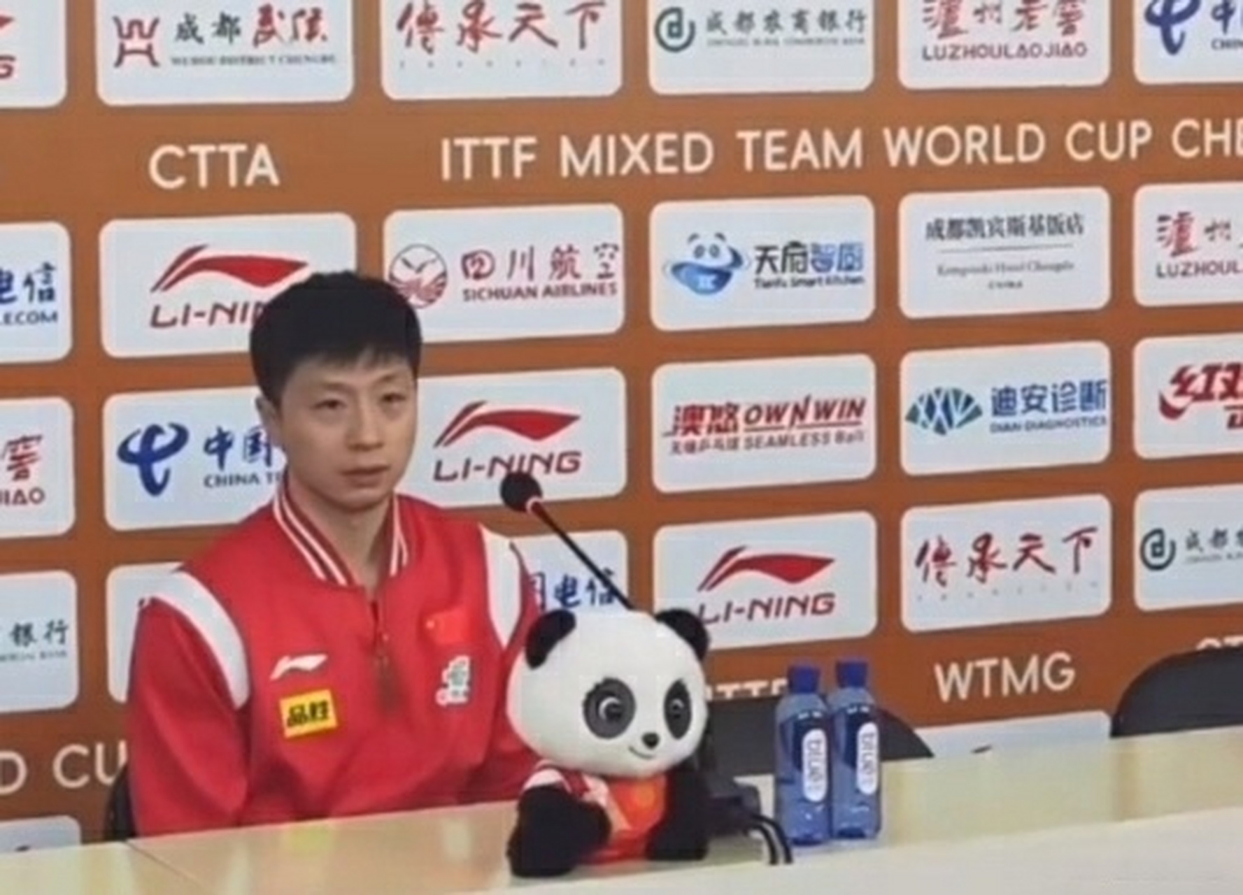 包含日本队险胜法国队，马龙刷新纪录的词条