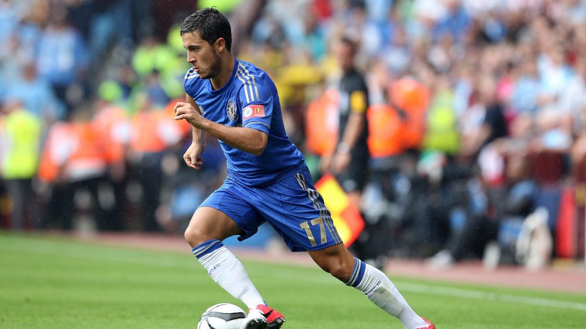 赛道与球场,当F1揭幕战遇见骑士公牛焦点对决